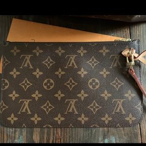 Louis Vuitton Bags - Louis Vuitton pouchette Louis Vuitton Bags - Louis Vuitton pouchette